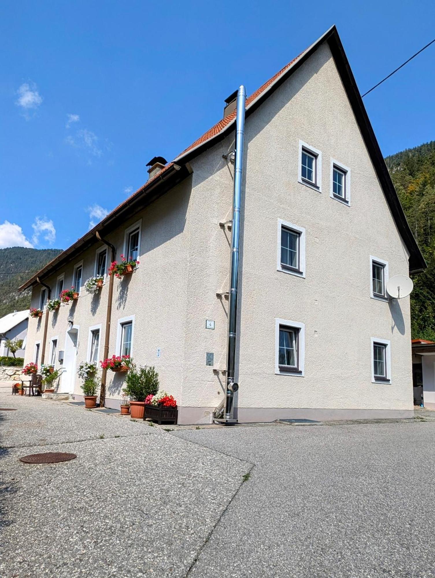 Ferienwohnung Bad Bleiberg Apartment *
